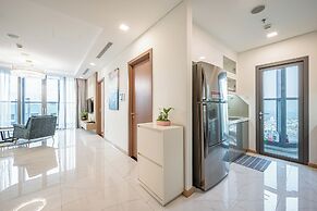 Isabelle Luxury inside Landmark 81 Tower