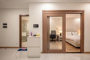 Isabelle Luxury inside Landmark 81 Tower