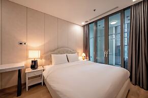 Isabelle Luxury inside Landmark 81 Tower