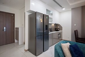 Isabelle Luxury inside Landmark 81 Tower