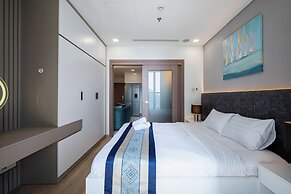 Isabelle Luxury inside Landmark 81 Tower