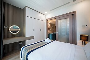 Isabelle Luxury inside Landmark 81 Tower