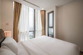 Isabelle Luxury inside Landmark 81 Tower