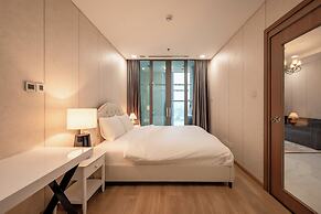 Isabelle Luxury inside Landmark 81 Tower