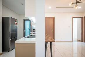 Isabelle Luxury inside Landmark 81 Tower