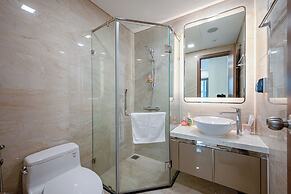 Isabelle Luxury inside Landmark 81 Tower