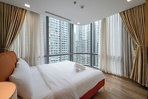 Isabelle Luxury inside Landmark 81 Tower