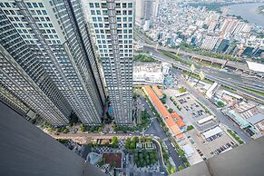 Isabelle Luxury inside Landmark 81 Tower