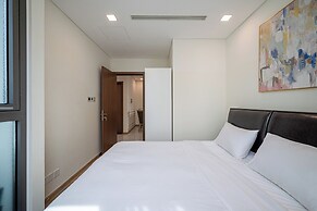 Isabelle Luxury inside Landmark 81 Tower