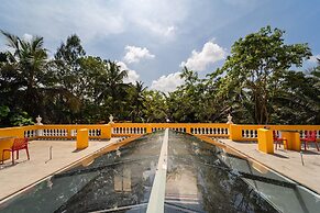 Teak Leaf Gateway Resort