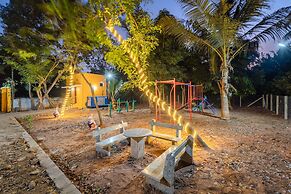 Teak Leaf Gateway Resort