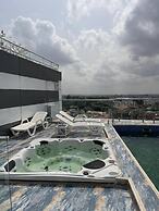 Luxurious 1 Bedroom Apartment with  Pool