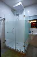 Luxurious 1 Bedroom Apartment with  Pool