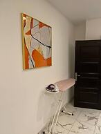 Luxurious 1 Bedroom Apartment with  Pool