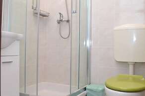 Charming Apartment Venilia Green