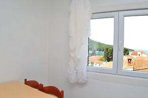 Room in Apartment - Charming Apartment Venilia Blue, Sleeps 4