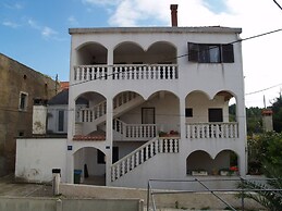 Room in Apartment - Charming Apartment Venilia Blue, Sleeps 4