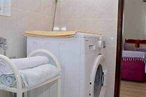 Room in Apartment - Charming Apartment Venilia Blue, Sleeps 4