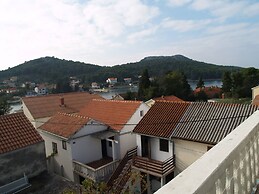 Room in Apartment - Charming Apartment Venilia Blue, Sleeps 4