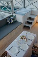 Panoramic Argyro's IO House with Jacuzzi