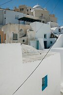 Panoramic Argyro's IO House with Jacuzzi