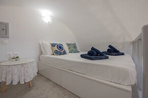 Panoramic Argyro's IO House with Jacuzzi