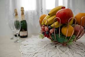 Panoramic Argyro's IO House with Jacuzzi