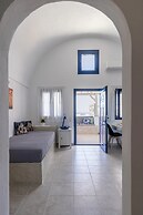 Panoramic Argyro's IO House with Jacuzzi