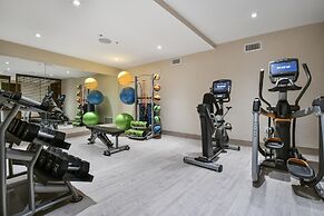 Lift Condo With Ski-in out w Village Access hot tub Fitness Center ski