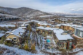 Lift Condo With Ski-in out w Village Access hot tub Fitness Center ski