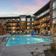 Lift Condo With Ski-in out w Village Access hot tub Fitness Center ski