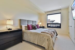 Lift Condo With Ski-in out w Village Access hot tub Fitness Center ski
