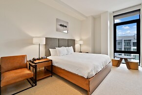 Stunning 4-bdr Penthouse With Rooftop Deck Ski-in out Access Pool hot 