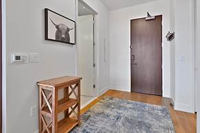 Stunning 4-bdr Penthouse With Rooftop Deck Ski-in out Access Pool hot 