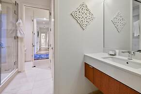 Stunning 4-bdr Penthouse With Rooftop Deck Ski-in out Access Pool hot 