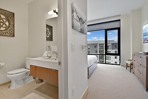 Stunning 4-bdr Penthouse With Rooftop Deck Ski-in out Access Pool hot 