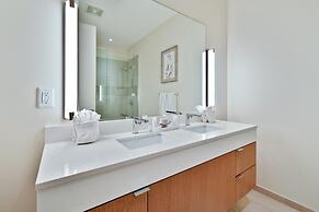 Stunning 4-bdr Penthouse With Rooftop Deck Ski-in out Access Pool hot 