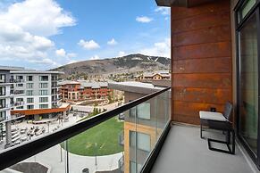 Stunning 4-bdr Penthouse With Rooftop Deck Ski-in out Access Pool hot 