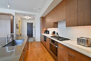 Stunning 4-bdr Penthouse With Rooftop Deck Ski-in out Access Pool hot 