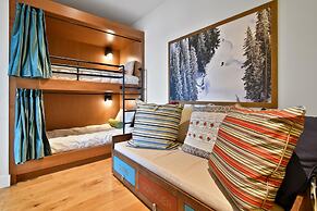 Stunning 4-bdr Penthouse With Rooftop Deck Ski-in out Access Pool hot 