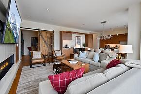 Stunning 4-bdr Penthouse With Rooftop Deck Ski-in out Access Pool hot 