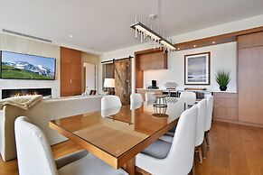 Stunning 4-bdr Penthouse With Rooftop Deck Ski-in out Access Pool hot 