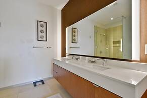 Stunning 4-bdr Penthouse With Rooftop Deck Ski-in out Access Pool hot 