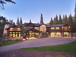 Chic Colony Ski-in Ski Out Villa Direct Access to Adventures at Park C