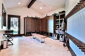 Chic Colony Ski-in Ski Out Villa Direct Access to Adventures at Park C