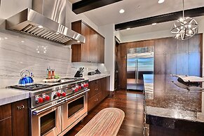 Chic Colony Ski-in Ski Out Villa Direct Access to Adventures at Park C