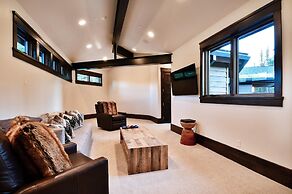 Chic Colony Ski-in Ski Out Villa Direct Access to Adventures at Park C