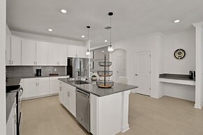 8946ptd- The Retreat At Championsgate 6 Bedroom Home by RedAwning