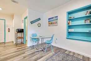 Hollywood Beach Bungalow Near Golf: Pets Welcome!