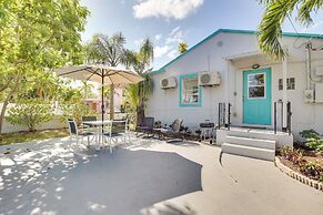 Hollywood Beach Bungalow Near Golf: Pets Welcome!